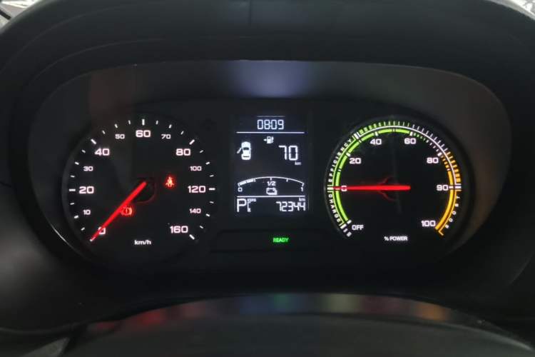 Used Roewe Clever 2021 302 km New Four-Seater Super-Efficient Version Instrument Cluster