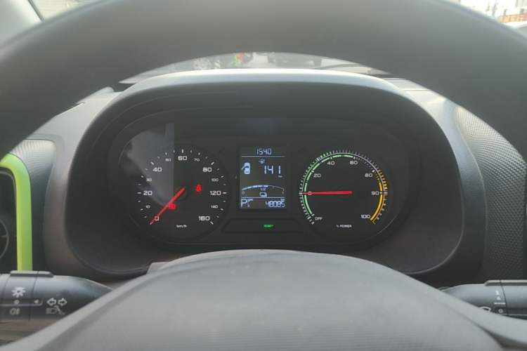 Used Roewe Clever 2021 302 km New Four-Seater Super-Efficient Version Instrument Cluster