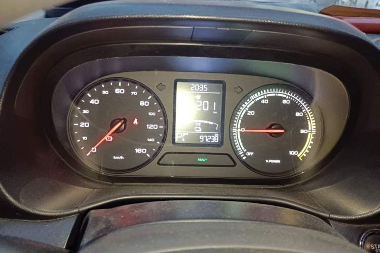 Used Roewe Clever 2021 302 km New Four-Seater Super-Efficient Version Instrument Cluster