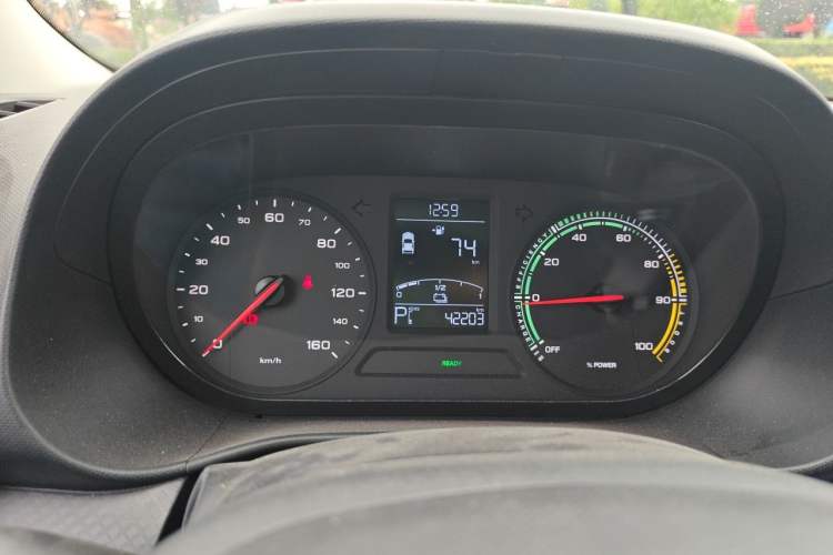 Used Roewe Clever 2021 302 km New Four-Seater Super-Efficient Version Instrument Cluster