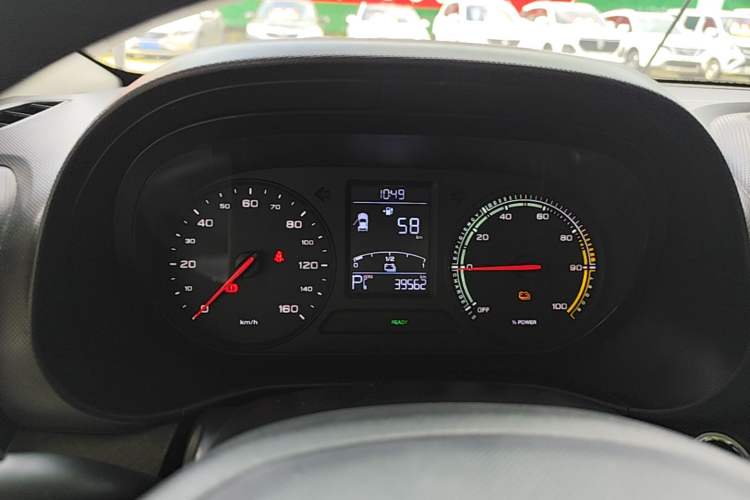 Used Roewe Clever 2021 302 km New Four-Seater Super-Efficient Version Instrument Cluster
