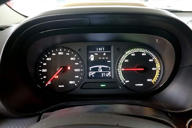 Used Roewe Clever 2021 302 km New Four-Seater Super-Efficient Version Instrument Cluster