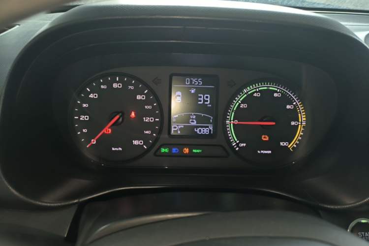 Used Roewe Clever 2021 302 km New Four-Seater Super-Efficient Version Instrument Cluster