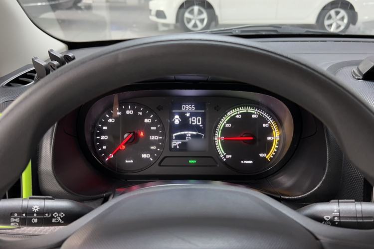 Used Roewe Clever 2021 302 km New Four-Seater Super-Efficient Version Instrument Cluster