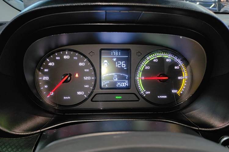 Used Roewe Clever 2021 302 km New Four-Seater Super-Efficient Version Instrument Cluster