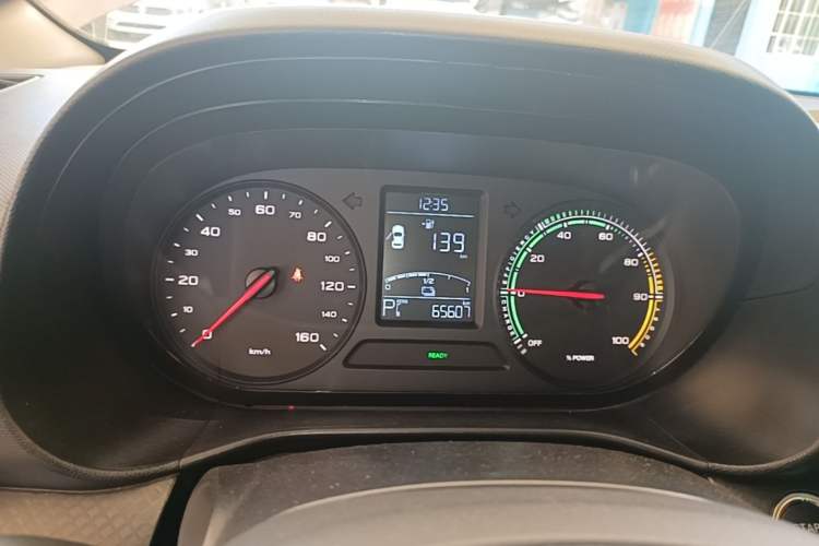 Used Roewe Clever 2021 302 km New Four-Seater Super-Efficient Version Instrument Cluster