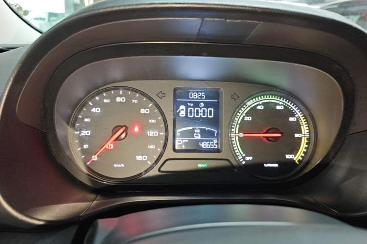 Used Roewe Clever 2021 302 km New Four-Seater Super-Efficient Version Instrument Cluster