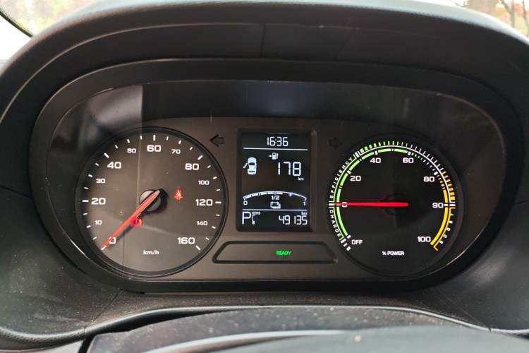 Used Roewe Clever 2021 302 km New Four-Seater Super-Efficient Version Instrument Cluster