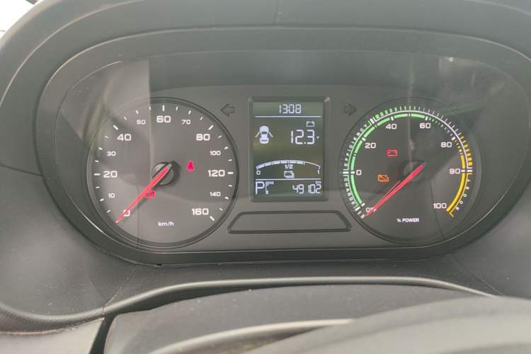 Used Roewe Clever 2021 302 km New Four-Seater Super-Efficient Version Instrument Cluster