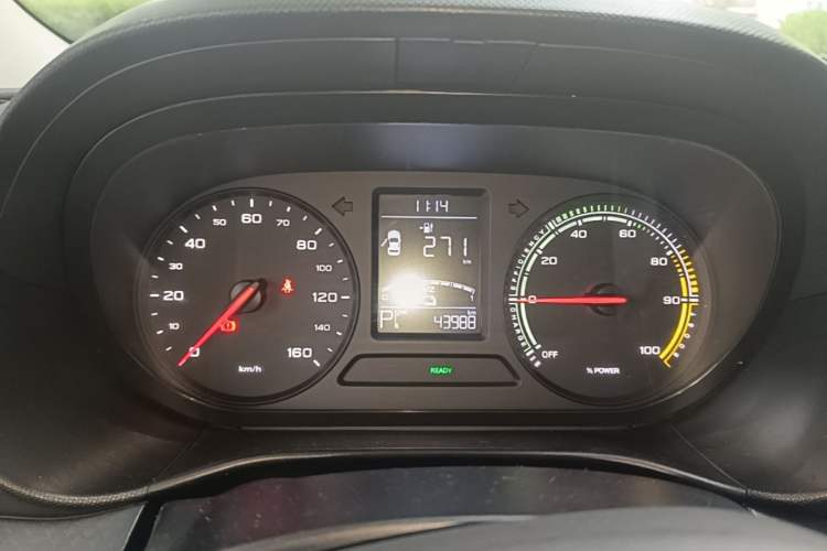 Used Roewe Clever 2021 302 km New Four-Seater Super-Efficient Version Instrument Cluster