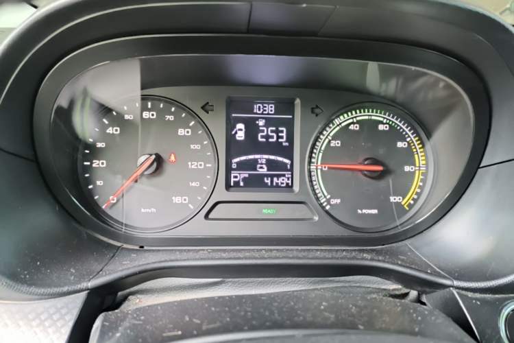 Used Roewe Clever 2021 302 km New Four-Seater Super-Efficient Version Instrument Cluster
