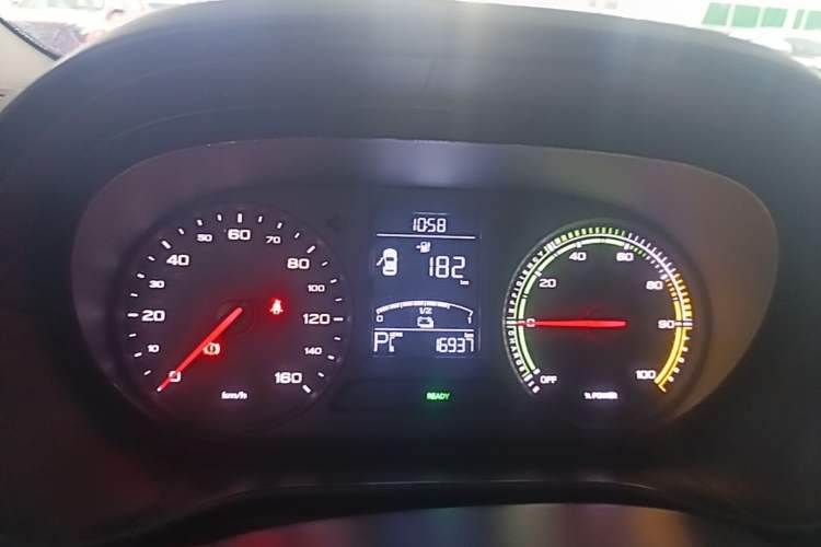 Used Roewe Clever 2021 302 km New Four-Seater Super-Efficient Version Instrument Cluster