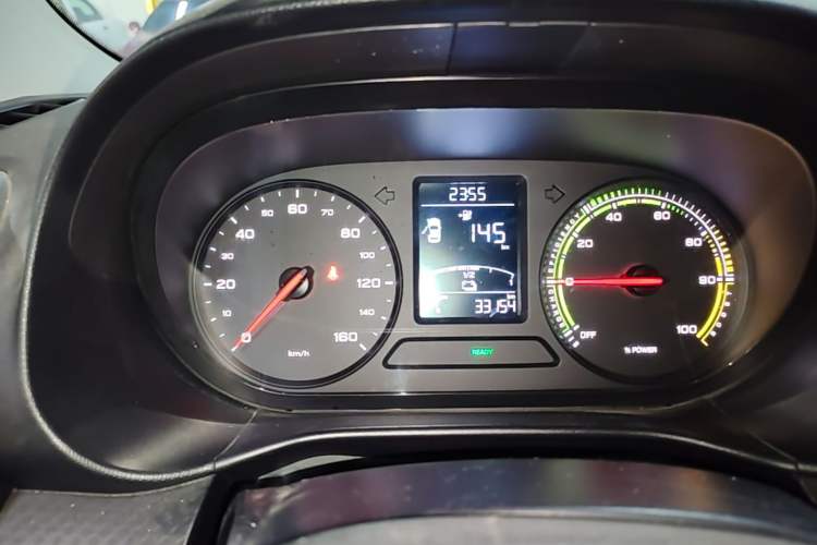 Used Roewe Clever 2021 302 km New Four-Seater Super-Efficient Version Instrument Cluster
