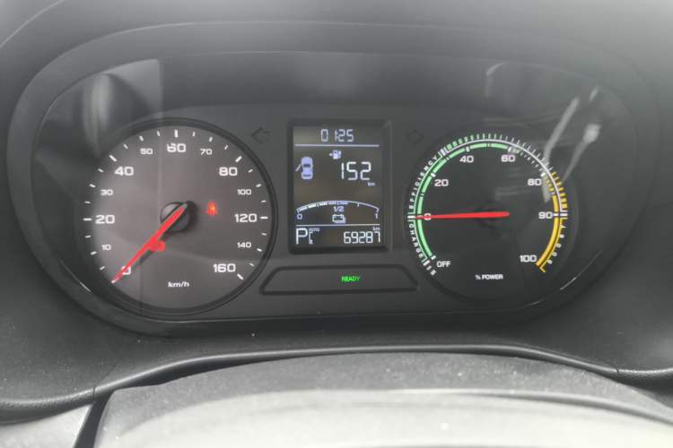 Used Roewe Clever 2021 302 km New Four-Seater Super-Efficient Version Instrument Cluster