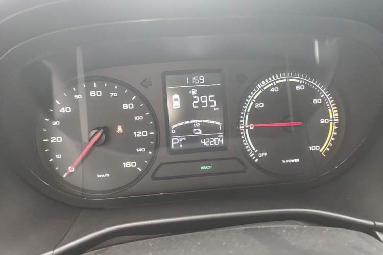 Used Roewe Clever 2021 302 km New Four-Seater Super-Efficient Version Instrument Cluster