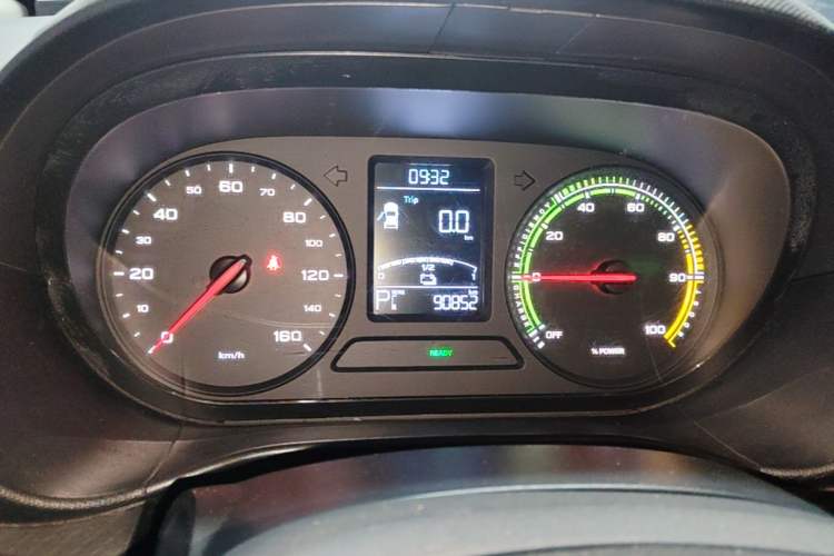 Used Roewe Clever 2021 302 km New Four-Seater Super-Efficient Version Instrument Cluster