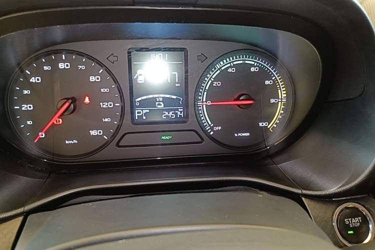 Used Roewe Clever 2021 302 km New Four-Seater Super-Efficient Version Instrument Cluster