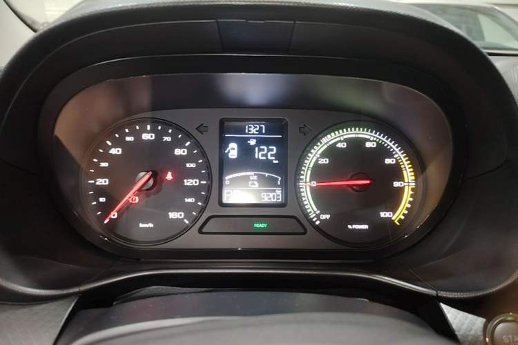 Used Roewe Clever 2021 302 km New Four-Seater Super-Efficient Version Instrument Cluster