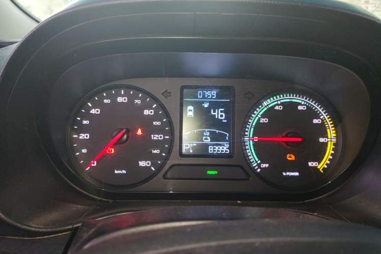 Used Roewe Clever 2021 302 km New Four-Seater Super-Efficient Version Instrument Cluster
