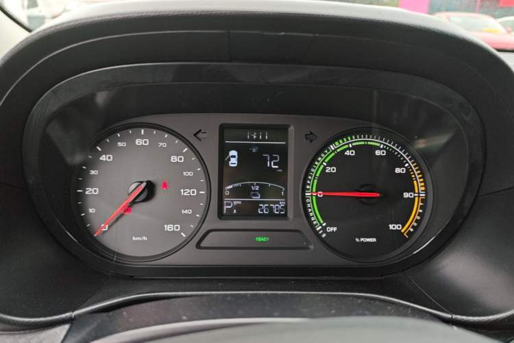 Used Roewe Clever 2021 302 km New Four-Seater Super-Efficient Version Instrument Cluster