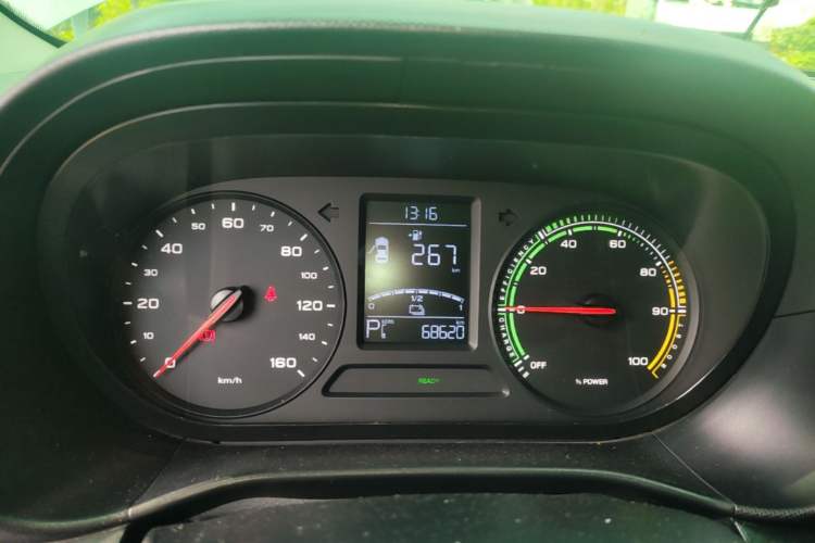 Used Roewe Clever 2021 302 km New Four-Seater Super-Efficient Version Instrument Cluster