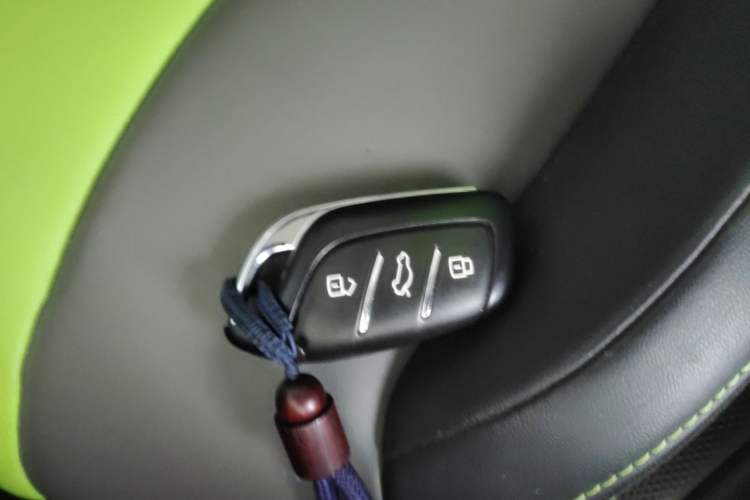 Used Roewe Clever 2021 302 km New Four-Seater Super-Efficient Version Interior 1