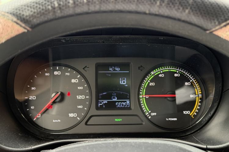 Used Roewe Clever 2021 302 km New Four-Seater Super-Efficient Version Interior 1