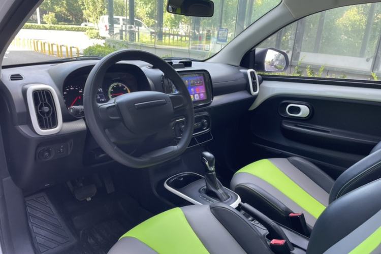 Used Roewe Clever 2021 302 km New Four-Seater Super-Efficient Version Interior 2