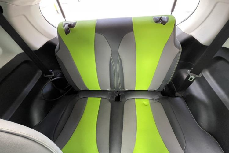 Used Roewe Clever 2021 302 km New Four-Seater Super-Efficient Version Interior 2