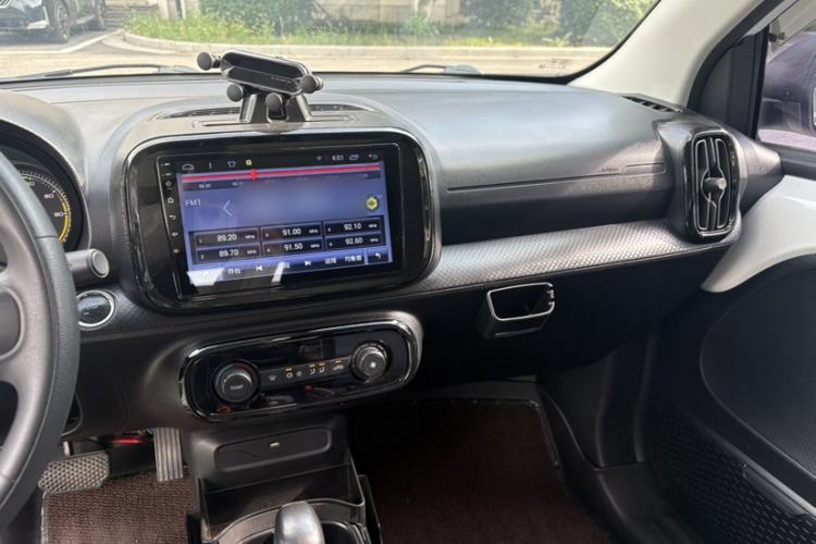 Used Roewe Clever 2021 302km All-Round Version Interior 3