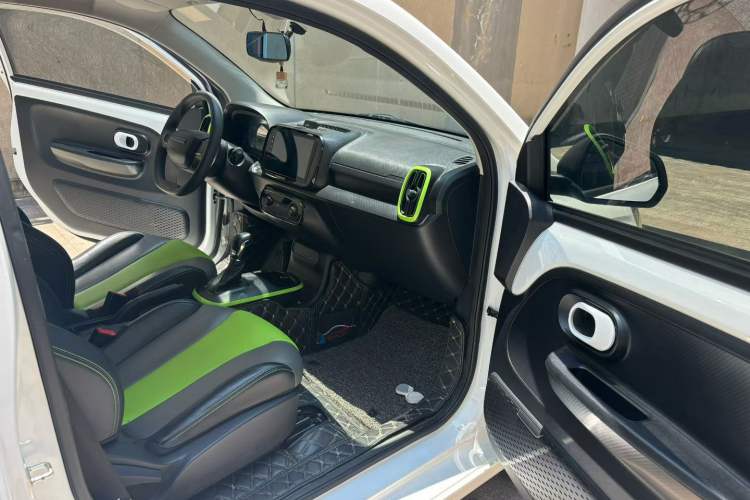 Used Roewe Clever 2021 302km All-Round Version Interior 3
