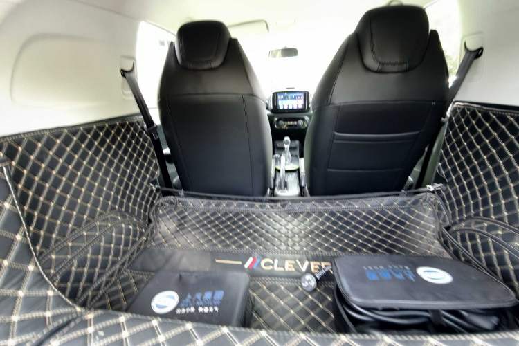 Used Roewe Clever 2021 302km All-Round Version Interior 4