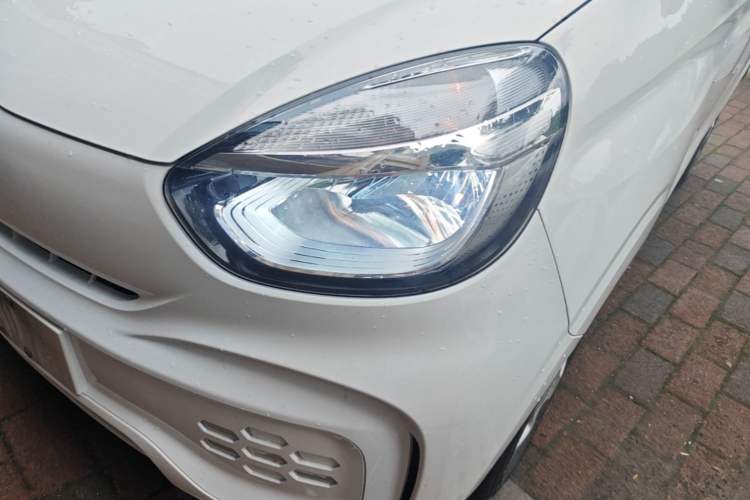 Used Roewe Clever 2021 302 km New Four-Seater Super-Efficient Version Left Front Headlight