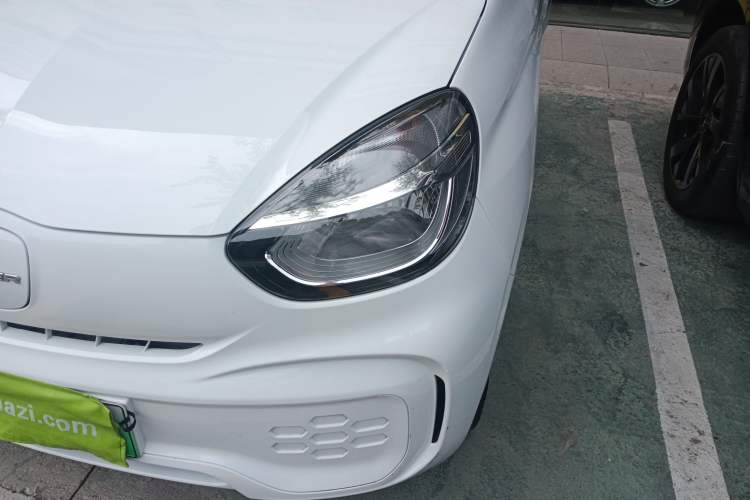 Used Roewe Clever 2021 302 km New Four-Seater Super-Efficient Version Left Front Headlight