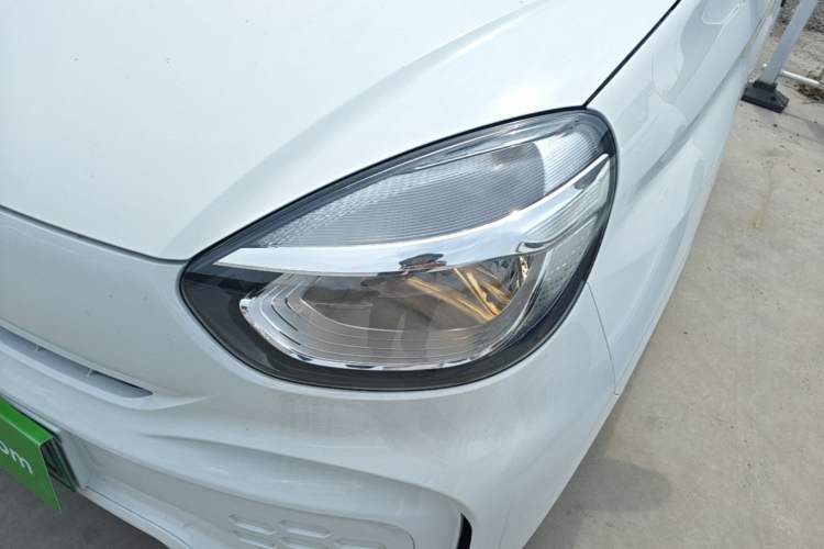 Used Roewe Clever 2021 302 km New Four-Seater Super-Efficient Version Left Front Headlight