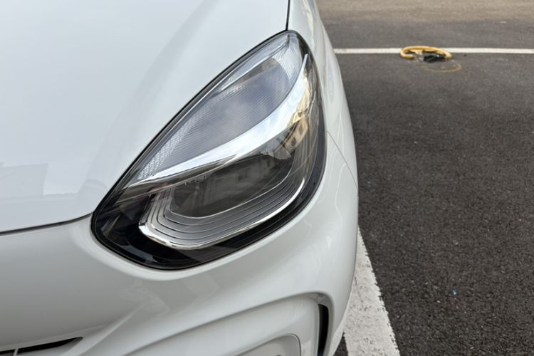 Used Roewe Clever 2021 302 km New Four-Seater Super-Efficient Version Left Front Headlight