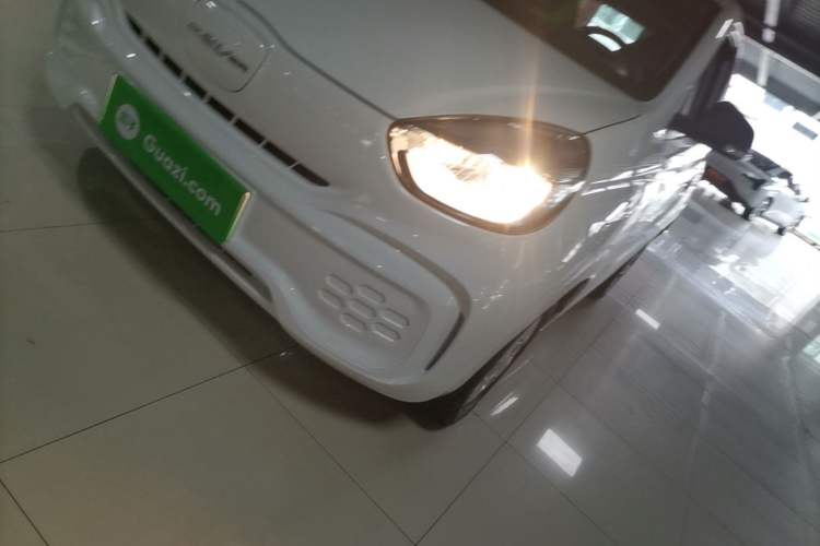 Used Roewe Clever 2021 302 km New Four-Seater Super-Efficient Version Left Front Headlight