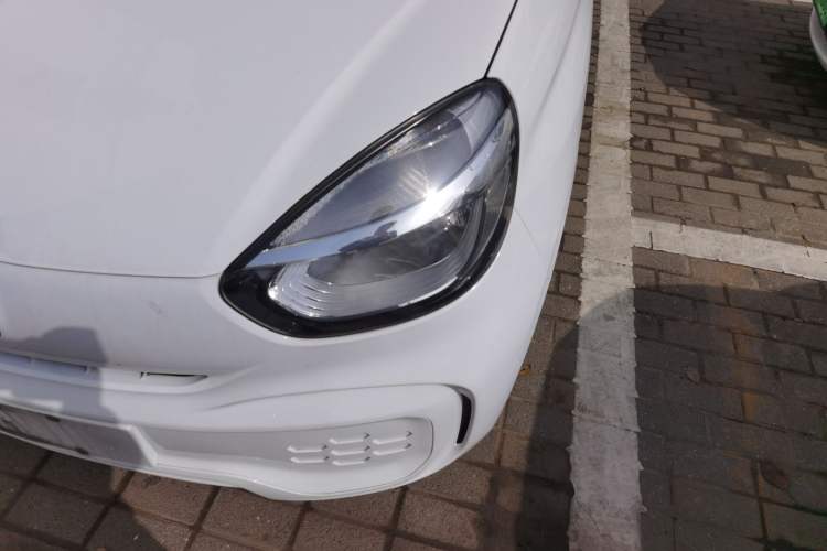 Used Roewe Clever 2021 302 km New Four-Seater Super-Efficient Version Left Front Headlight