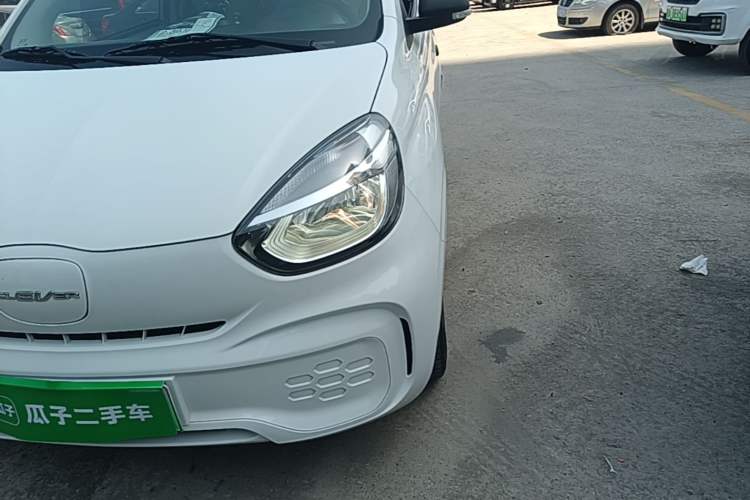 Used Roewe Clever 2021 302 km New Four-Seater Super-Efficient Version Left Front Headlight