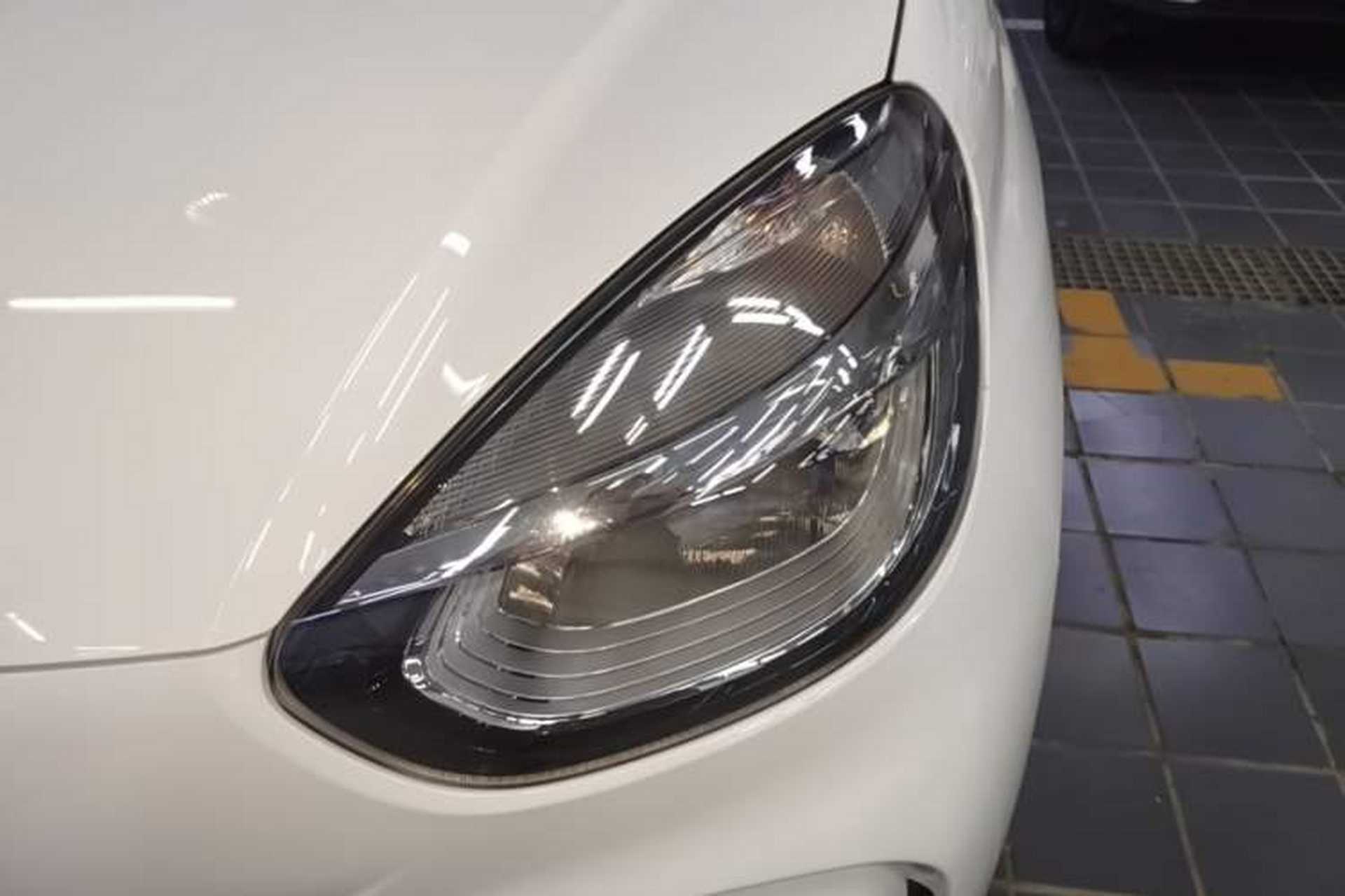 Used Roewe Clever 2021 302 km New Four-Seater Super-Efficient Version Left Front Headlight