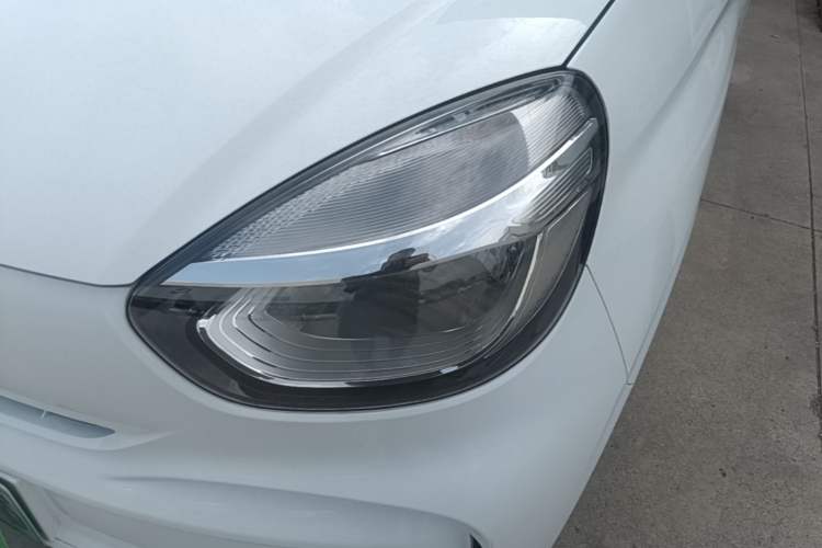 Used Roewe Clever 2021 302 km New Four-Seater Super-Efficient Version Left Front Headlight