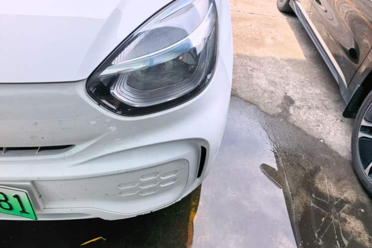 Used Roewe Clever 2021 302 km New Four-Seater Super-Efficient Version Left Front Headlight