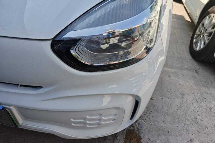 Used Roewe Clever 2021 302 km New Four-Seater Super-Efficient Version Left Front Headlight