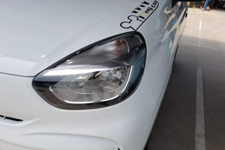 Used Roewe Clever 2021 302 km New Four-Seater Super-Efficient Version Left Front Headlight