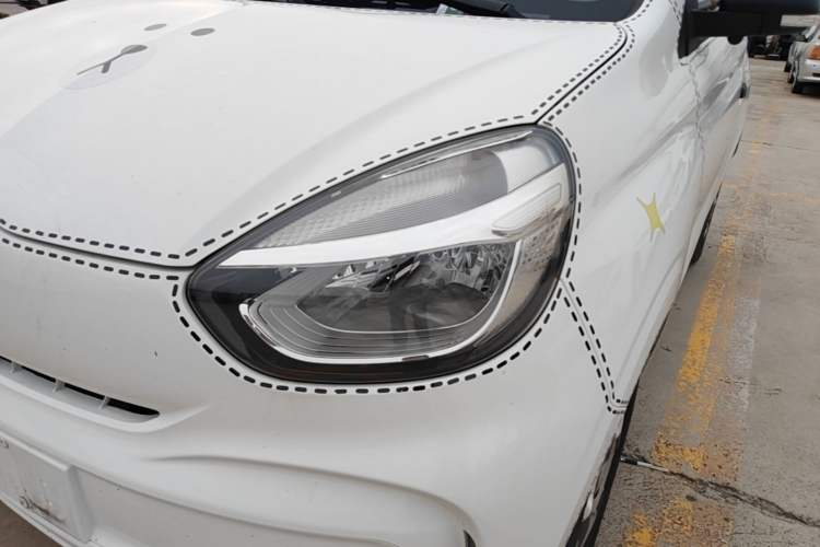 Used Roewe Clever 2021 302 km New Four-Seater Super-Efficient Version Left Front Headlight