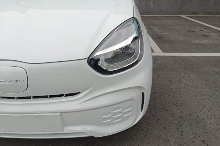 Used Roewe Clever 2021 302 km New Four-Seater Super-Efficient Version Left Front Headlight