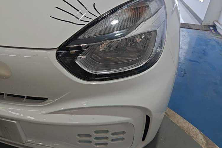 Used Roewe Clever 2021 302 km New Four-Seater Super-Efficient Version Left Front Headlight
