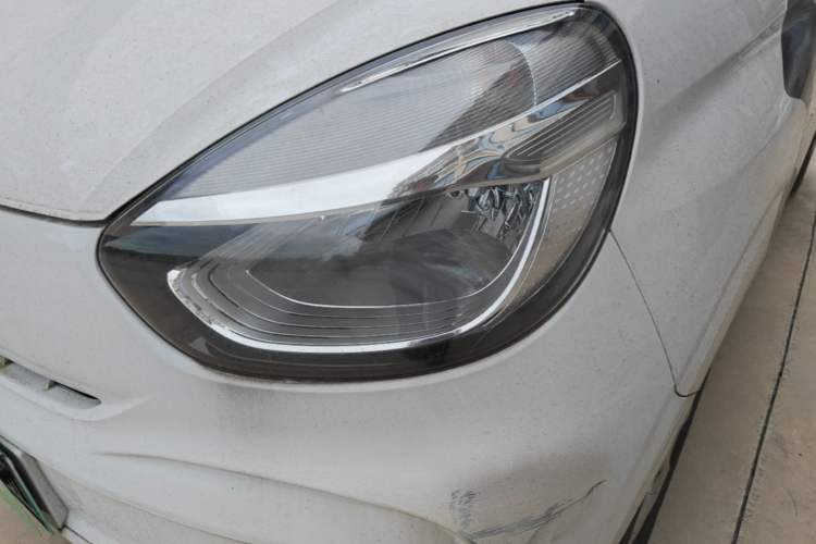 Used Roewe Clever 2021 302 km New Four-Seater Super-Efficient Version Left Front Headlight
