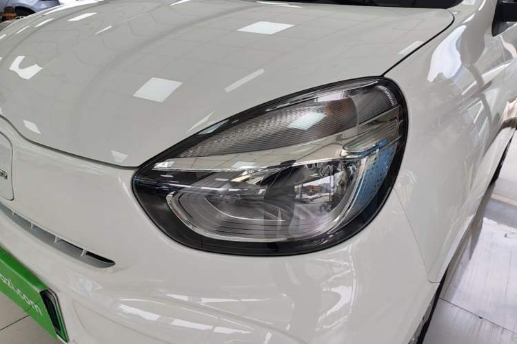 Used Roewe Clever 2021 302 km New Four-Seater Super-Efficient Version Left Front Headlight