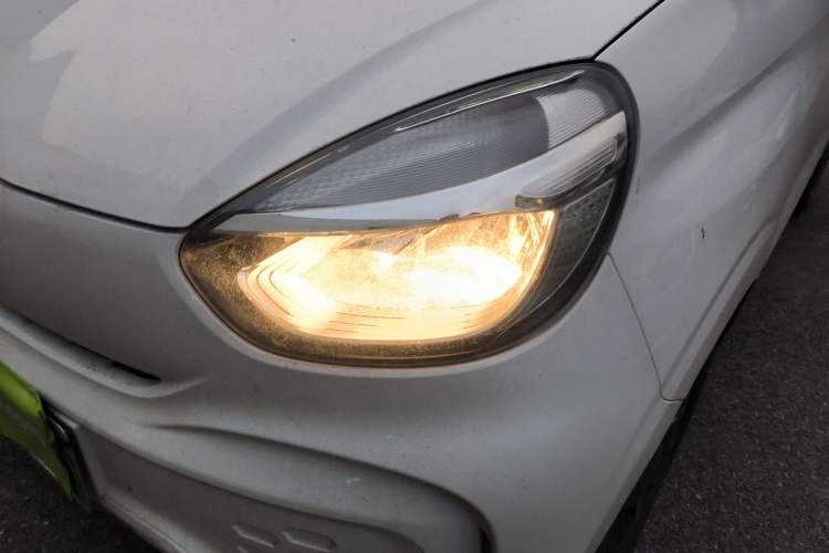Used Roewe Clever 2021 302 km New Four-Seater Super-Efficient Version Left Front Headlight